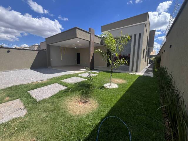 #100 - Casa para Venda em Goiânia - GO - 2