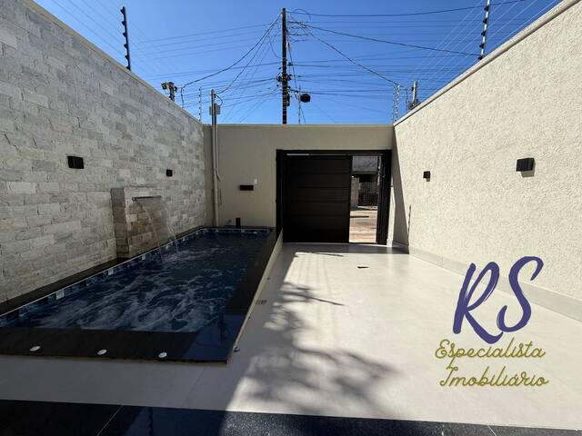 #156 - Casa para Venda em Goiânia - GO - 2